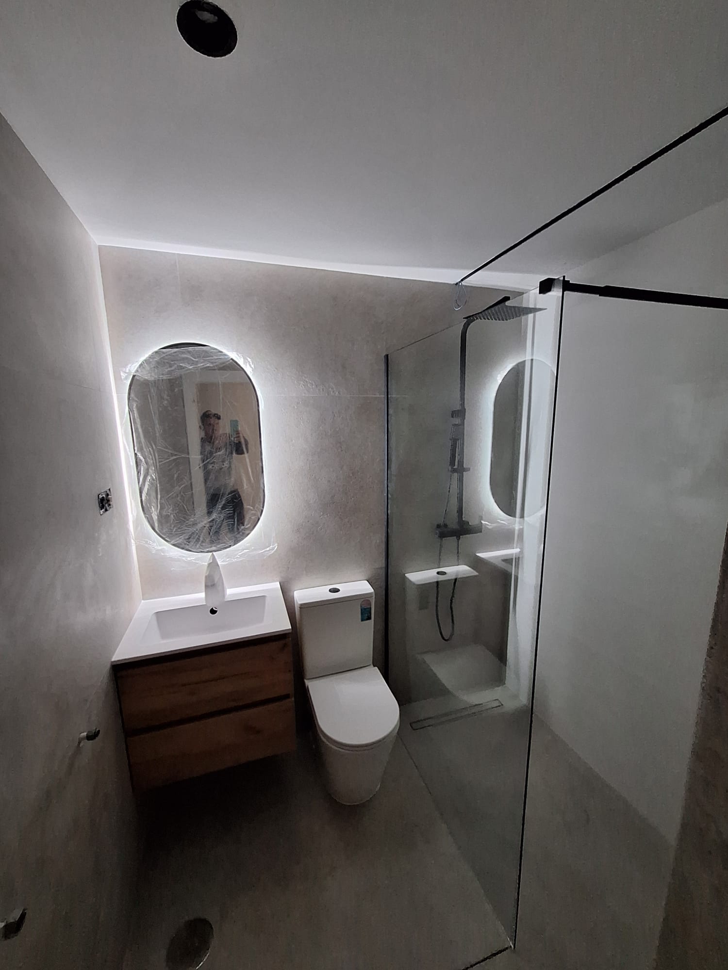 Baño interior moderno. en proyecto de Reformas Corban