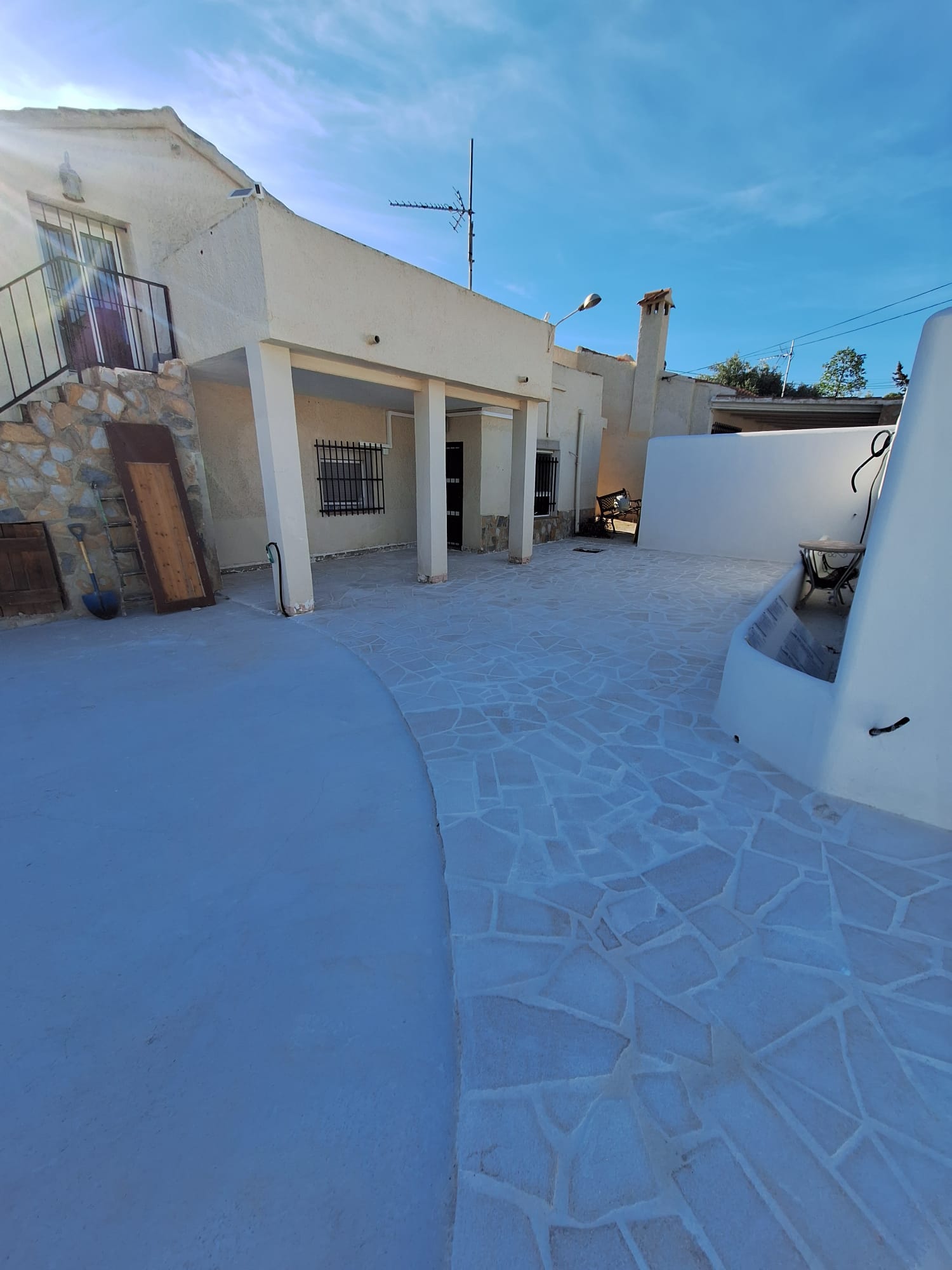 Entrada exterior en proyecto de Reformas Corban